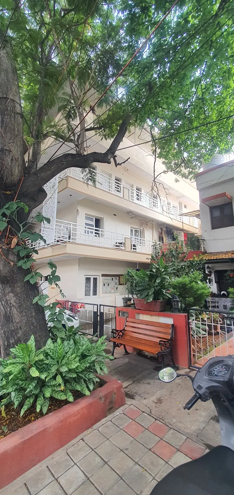 The Beehive Hostel Luxury mens PG - Ladies PG in Bengaluru