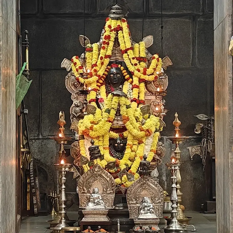 Shri Poornapragna Vidyapeeta Krishna Temple - Temple in Bengaluru